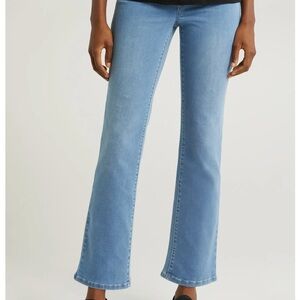 1822 Denim Women's Straight Leg Jeans in Light Blue